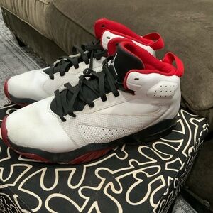 Men’s Size 10.5 - Jordan Lift Off Mens Basketball Shoes AR4430-106